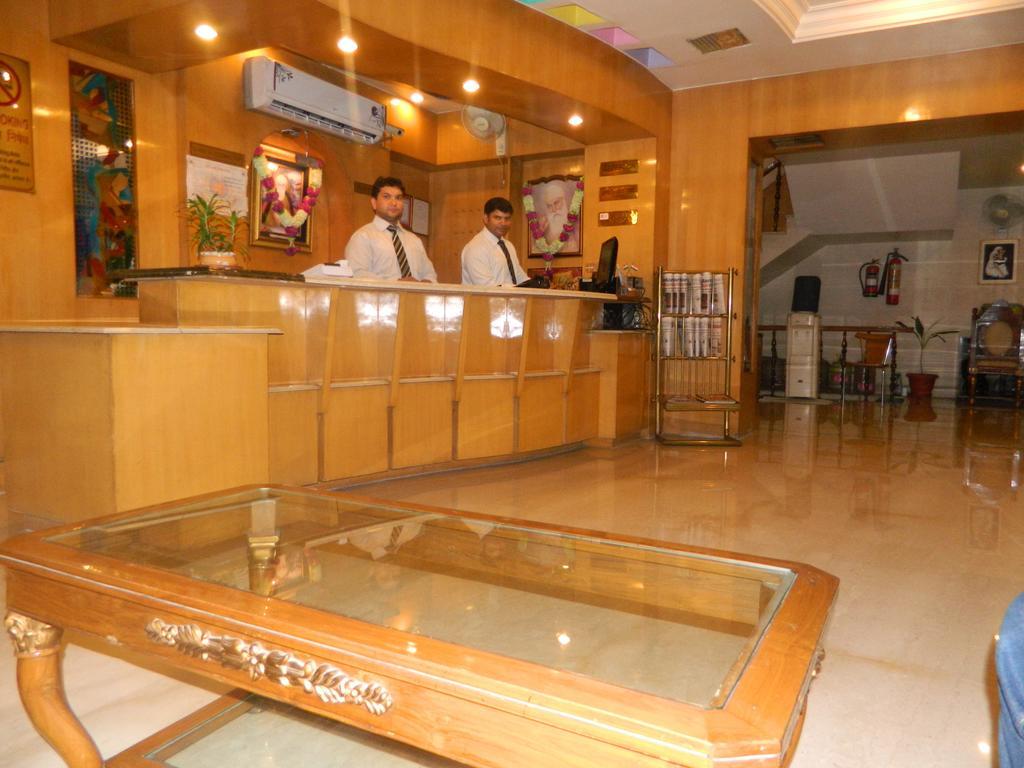 Hotel Singh International Delhi  Ngoại thất bức ảnh