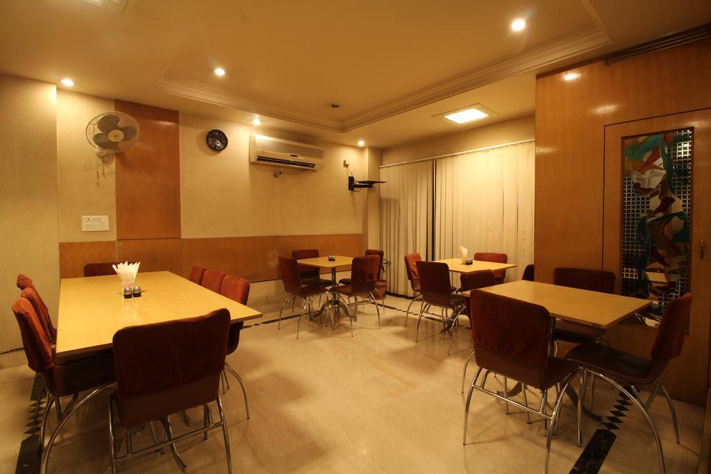 Hotel Singh International Delhi  Ngoại thất bức ảnh